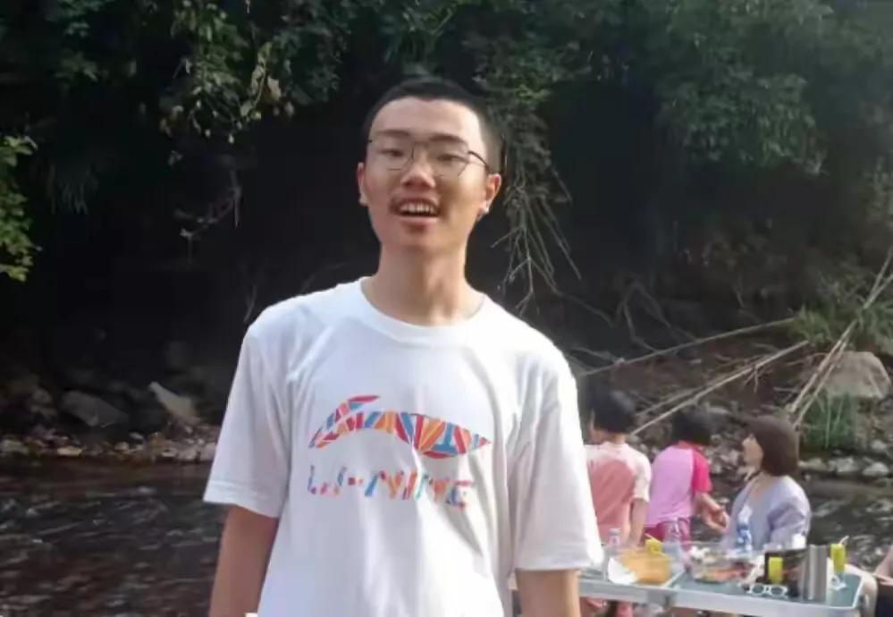 “胡鑫宇被害论”到底是民众以讹传讹,还是其中另有何隐情?