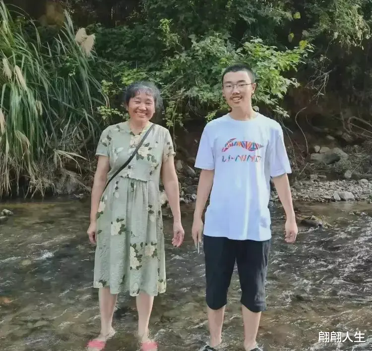 不是蜀黍无能,而是权力无情,胡鑫宇案大家可能错怪帽子蜀黍了