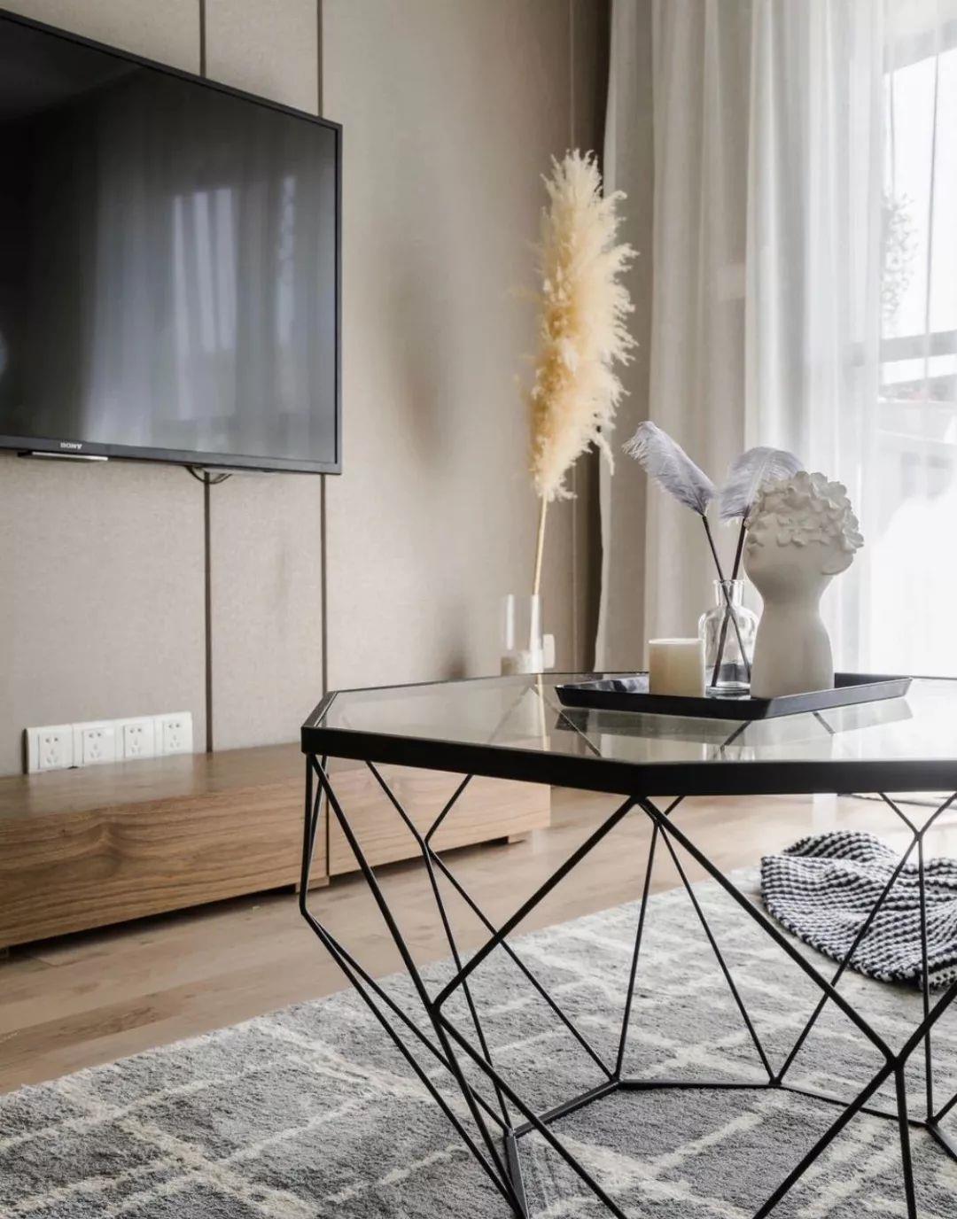 81平的现代风小户型,格局独特却大方,背景墙大爱