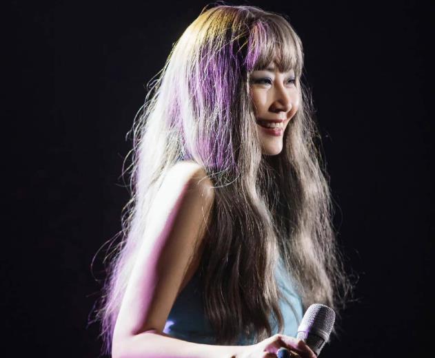 张蔷|女星张蔷整容失败责怪医生，向网友展示眼角疤痕，直言有容貌焦虑