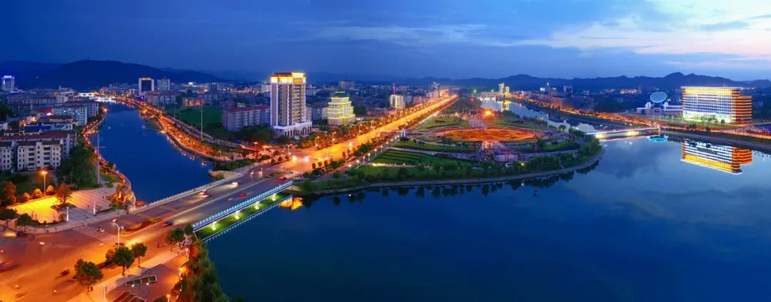 亚丁|点亮夜生活,暑假打卡咸宁这些地方就对了!