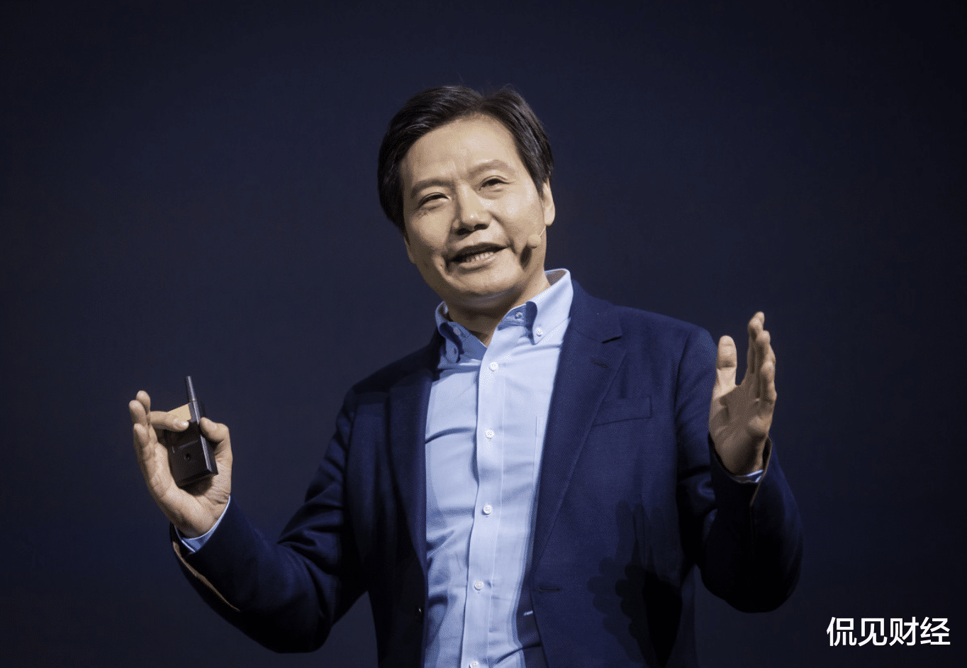 小米科技|雷军和乔布斯之间,差了四十六个小米