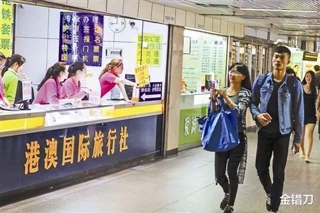 连亏5年,贱卖总部!香港没落巨头,太怀念内地游客了