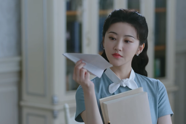 芒果台|播8集几乎无差评,口碑炸了,景甜一出手,就是民国剧天花板