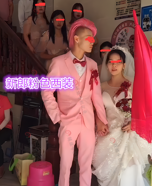 发型 理发店员工结婚，发型比新娘还抢眼，网友：这个新郎很出“风头”