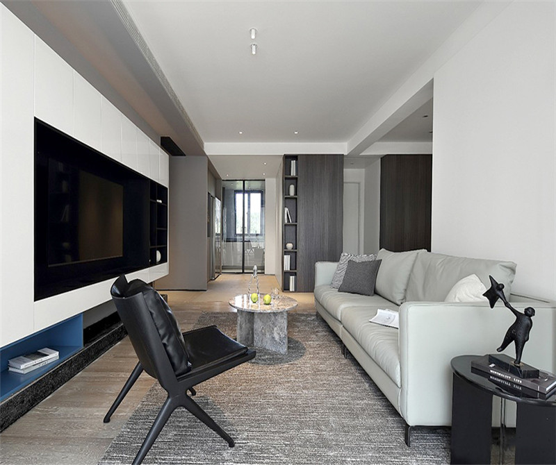 129平现代风三居室，白色的背景墙搭配白色木质电视柜，百搭实用