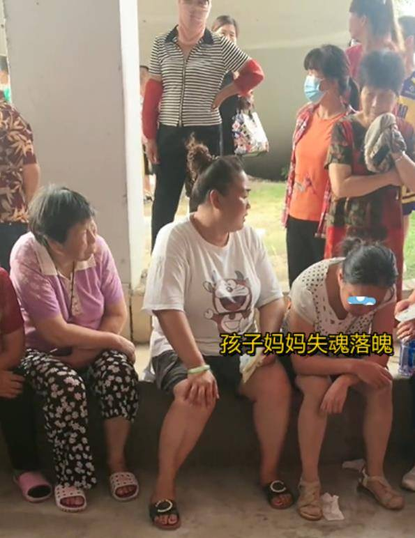 揪心!22岁小伙与父母吵架后赌气跳河身亡,妈妈哭得撕心裂肺