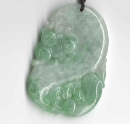 翡翠|投资收藏翡翠要慎重，要对它有了充足了解，然后再出手投资