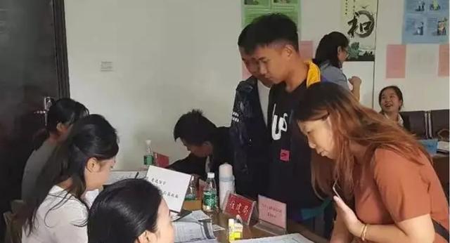 招聘|事业单位每年淘汰9成大学生,业内人士讲出原由,揭露当下现状