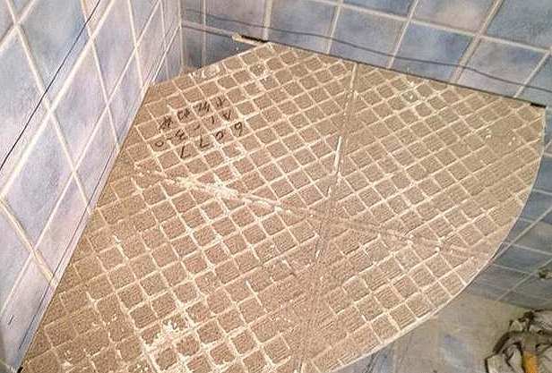 老爸硬要自己砌洗手池，大家都笑他老土！完工后纷纷照搬回家！