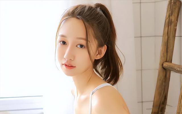回顾：女子KTV出来后开工作室，客人越来越多，女子直言：太累了