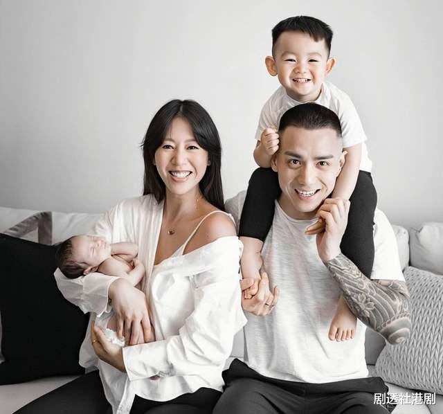 梁靖琪|香港知名女星晒全家福！产二胎后身材迅速恢复，四肢纤细依旧丰满