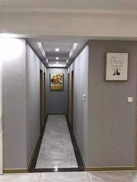 老公坚持卧室阳台打“侧柜”,面积大了10平方,邻居看了直眼红