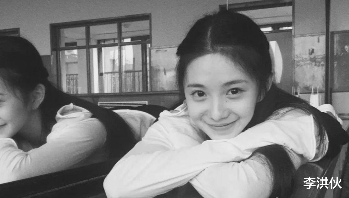 刘浩存|刘浩存上残联晚会惹众怒,其母曾致人残疾,网友吐槽:太讽刺了