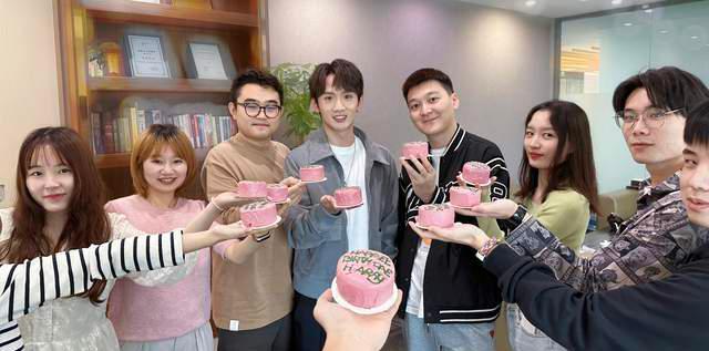 罗红|好利来二公子罗成:父母开明不会商业联姻,爸爸给予很多爱和自由