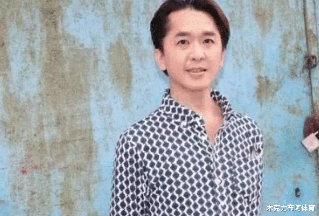 邓兆尊|55岁“韦小宝”邓兆尊:持4.8亿养3女友,不婚不育不怕坐吃山空