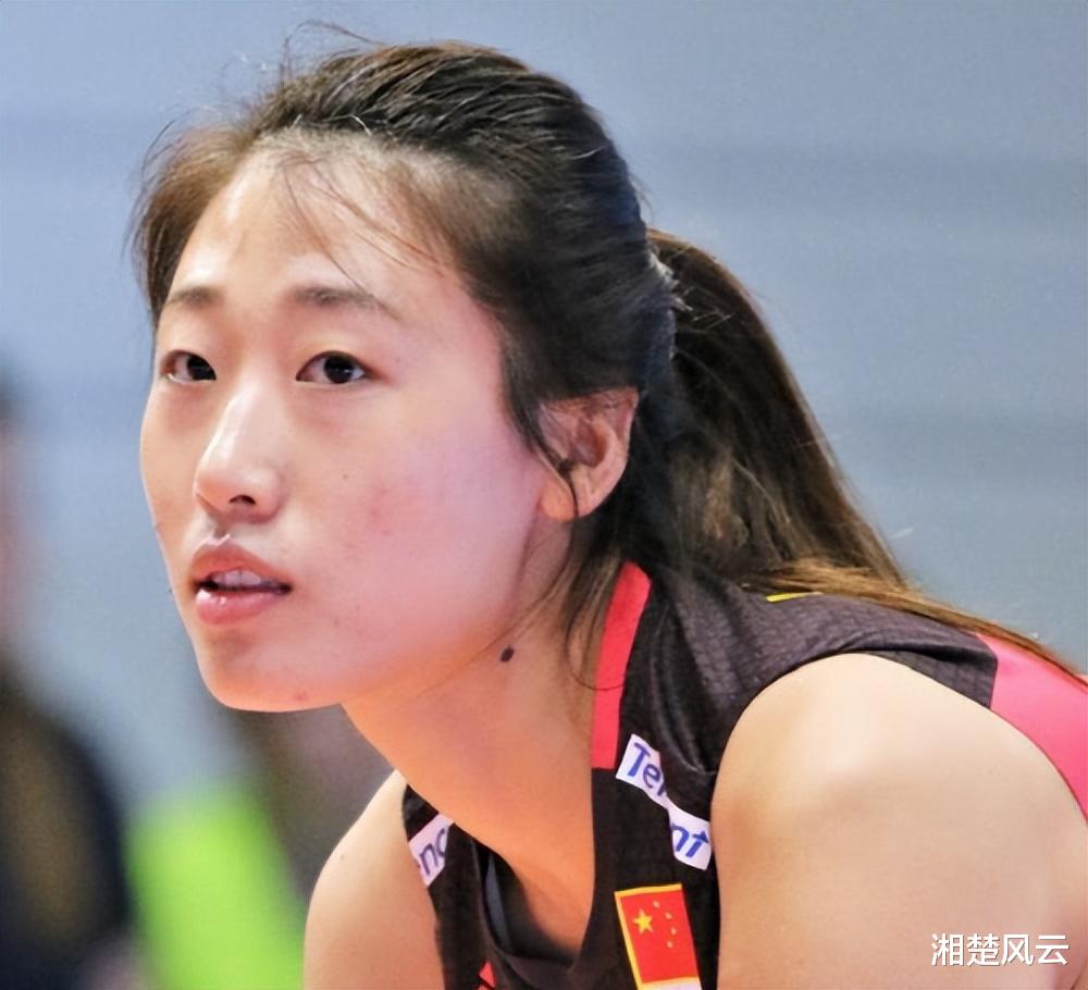 教师|刘晏含无法参加排超联赛，想去国外打球，强力主攻还要努力找工作
