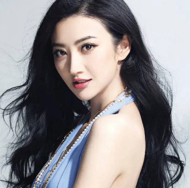 景甜|景甜: 从女神范到邻家女孩，由易黑体质到吸粉无数，她是如何走过来的？