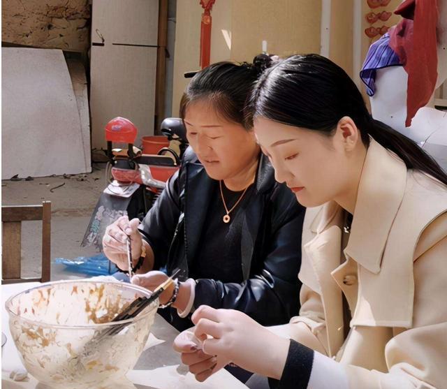 陈亚男|陈亚男春节要去给大衣哥拜年?网友调侃:“榜一大哥”表示不同意