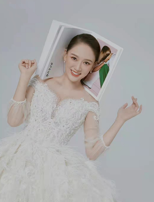 陈乔恩|42岁陈乔恩抢孙艺珍风头！高调晒婚戒秀幸福，穿婚纱提前过新娘瘾