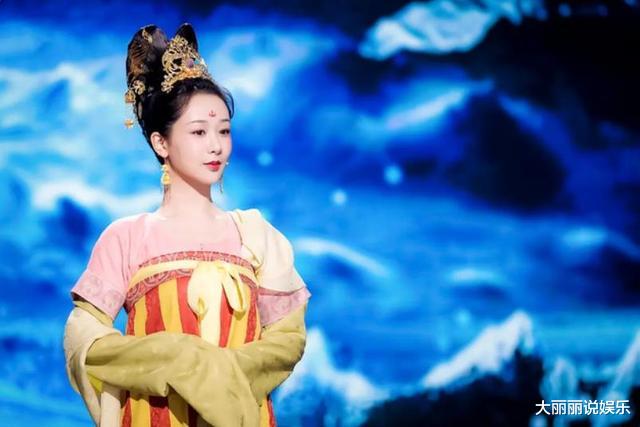 杨紫|杨紫换剧不换妆、换汤不换药,她还要在古偶剧里被蹉跎多久