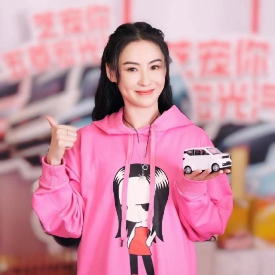 张柏芝|41岁张柏芝秀发茂密,“发量”多到让人嫉妒,“保养”方法很实用,娜扎也在用