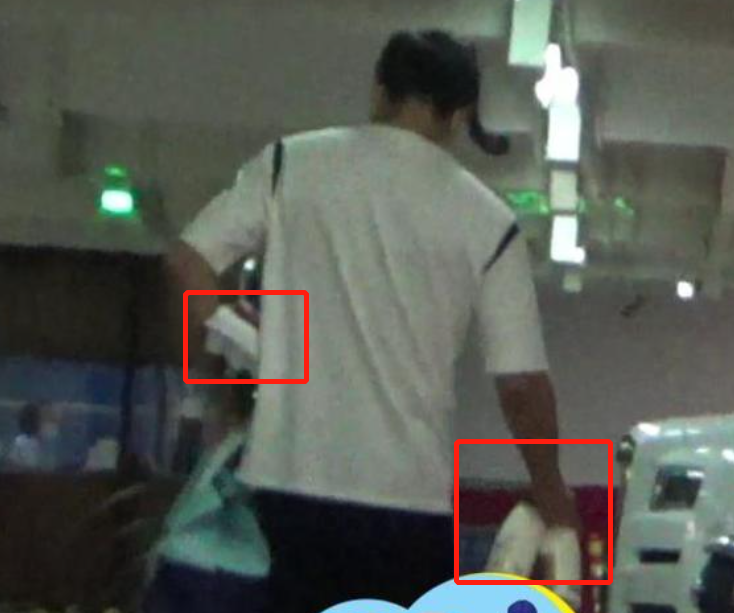 田亮|田亮夫妇开600万豪车逛超市!手夹鸡蛋盒弯腰走路,打扮简单低调