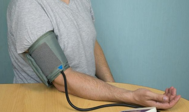 高血压|血压比较高的人,吃饭时记住几句话,可能会让血压向你“低头”