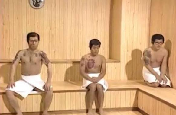 喜剧演员仲本工事车祸去世享年81岁,事发前正与小27年妻子闹离婚