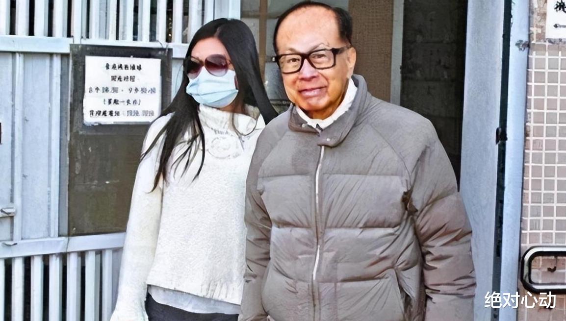 豪门|见面礼700亿，富三代李思德“终于”露面，曾被李嘉诚“雪藏”22年