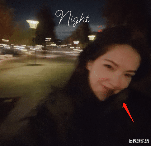 许玮甯|许玮甯罕晒与邱泽合照撒糖，小两口穿情侣装下厨，妇唱夫随超甜