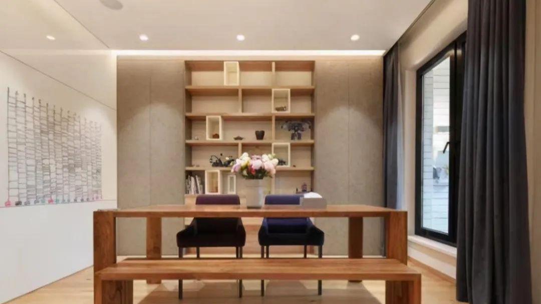 130平简却很贵的新房,进门就把人迷住了,没做电视墙也很漂亮