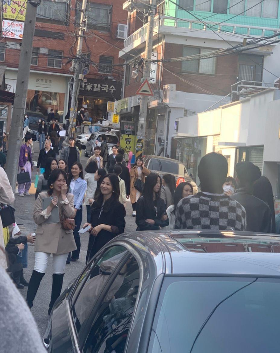 宋慧乔|宋慧乔不愧是女神，同框小11岁的小鲜肉，却看不出两人的年龄差