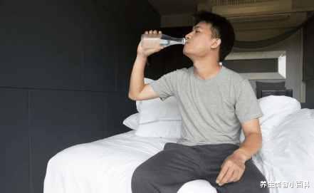 养生粥|让你短命的不是烟酒, 而是你手里的白开水