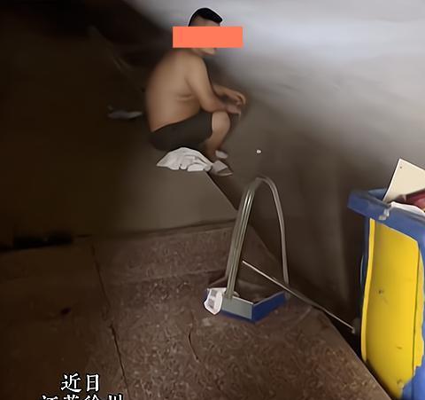 江苏:因油价太贵妻子将车卖掉,丈夫知道后沉默坐地上让人心疼