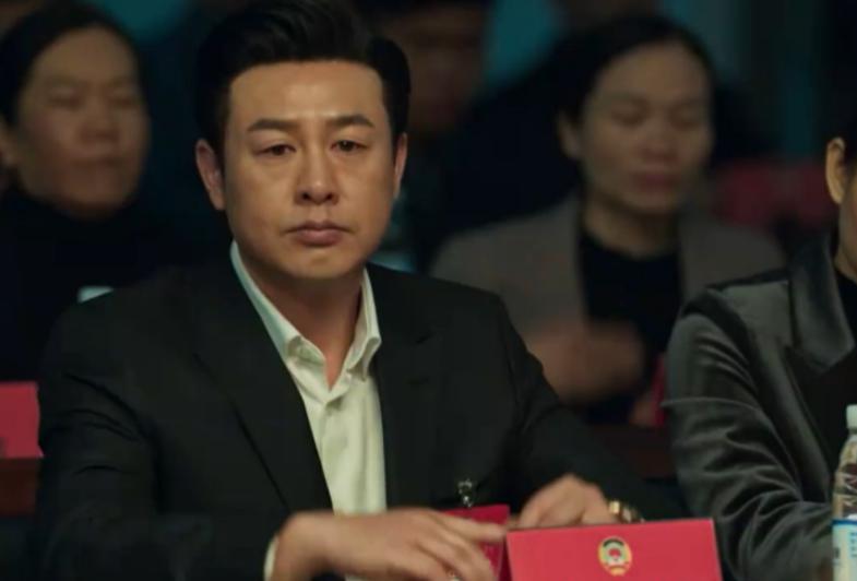 张颂文|张颂文凭《狂飙》再次走红，实力演绎人狠话不多，真实学历不简单