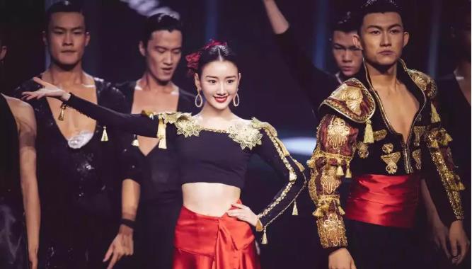 毛晓彤|“最惨人生”毛晓彤：被父亲索要五千万，遭男友背叛烂牌打成王炸