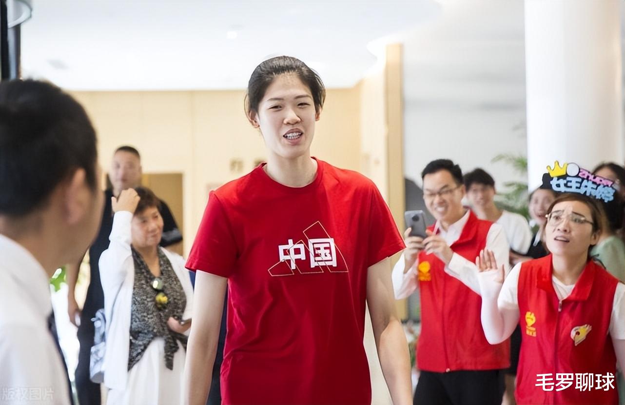 詹姆斯·哈登|热泪盈眶，林莉王梦洁泪别中国女排，郎平的难题，被蔡斌霸气秒杀