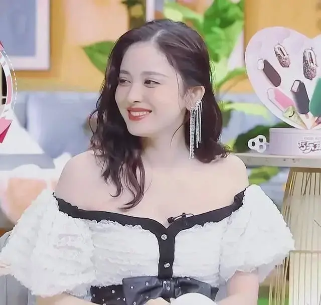 古力娜扎|娜扎新剧开机，被吐槽：脸大腰圆，至少长胖十斤