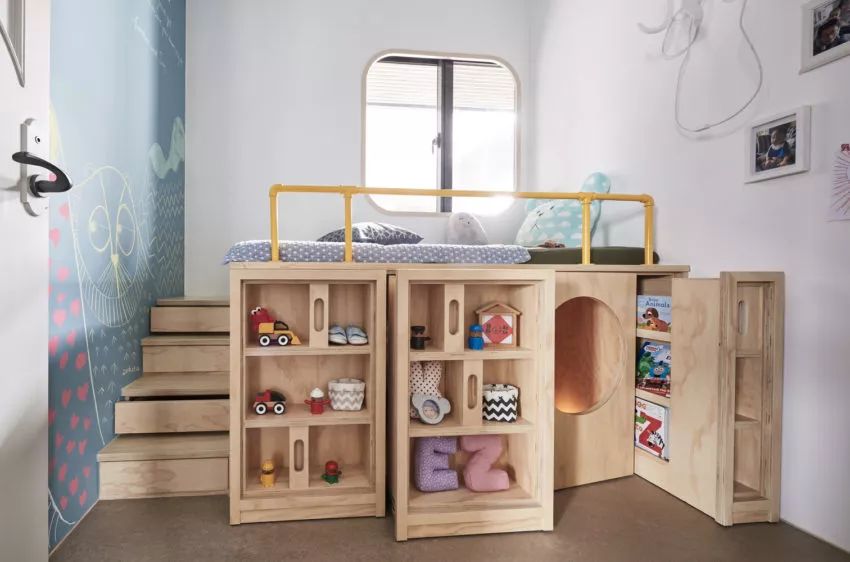 再装儿童房就做阶梯式设计，保证了学习区又安全，每1㎡都利用上