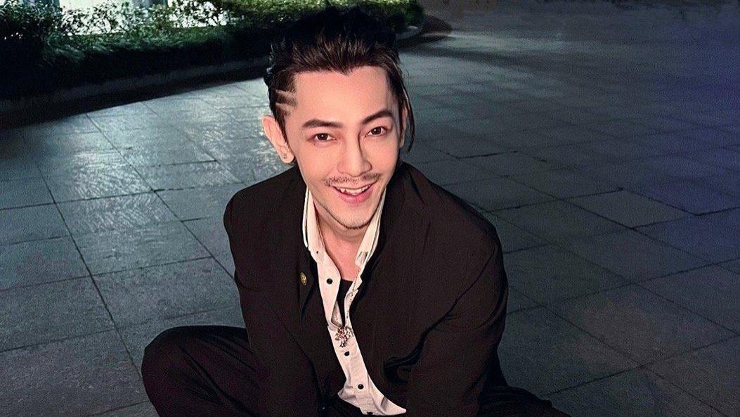 汪东城|汪东城近照引热议，嗨喊哥就是野！网友惊呆：他怎么变成了塑料脸