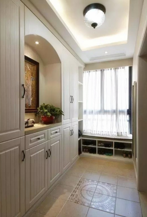 老婆装修的新房很漂亮,一个隐形门却把表姐坑惨了,好尴尬!