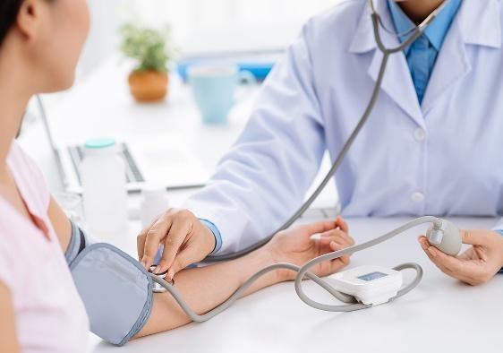 排便|血压高的人,晨起做到“3不要”,血压可能悄悄降低,不妨看看吧