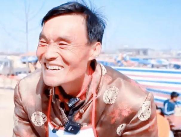 3元一碗15年不涨价的拉面哥,走红后不再拉面,与女网红拍视频