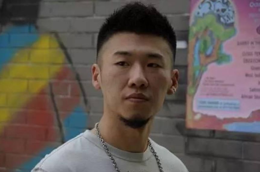 王骁|演员王骁：母亲是影后王馥荔，父亲是导演王群，能走红全靠自己