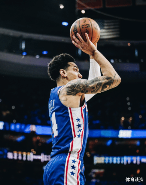 詹姆斯·哈登|3-0变3-2！里弗斯又来了，哈登11中4成罪人，恩比德带伤苦拼39分钟