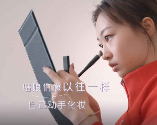 艺术体操|《遇见你》56岁李若彤与国家队体验艺术体操，活力与状态让人佩服