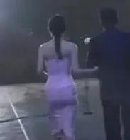 明星|明星在红毯上的社死瞬间，走光、被强吻、假屁股，既心酸又搞笑