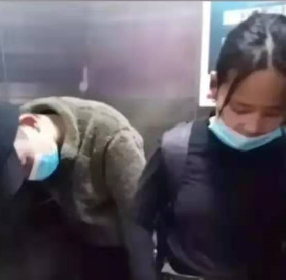 姚策妻子:别为800万伤害我们;网友:让别人放下,自己却举起刀?
