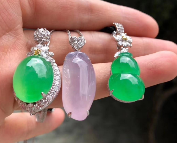 翡翠|翡翠变现的几个途径,让你不舍得再卖它,还是留着比较好